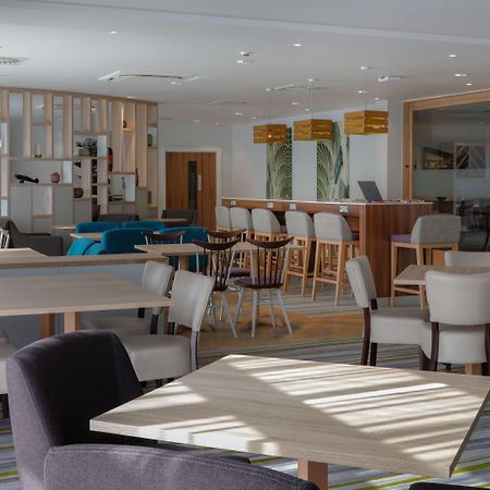 Hampton By Hilton Exeter Airport Hotel Woodbury Екстериор снимка