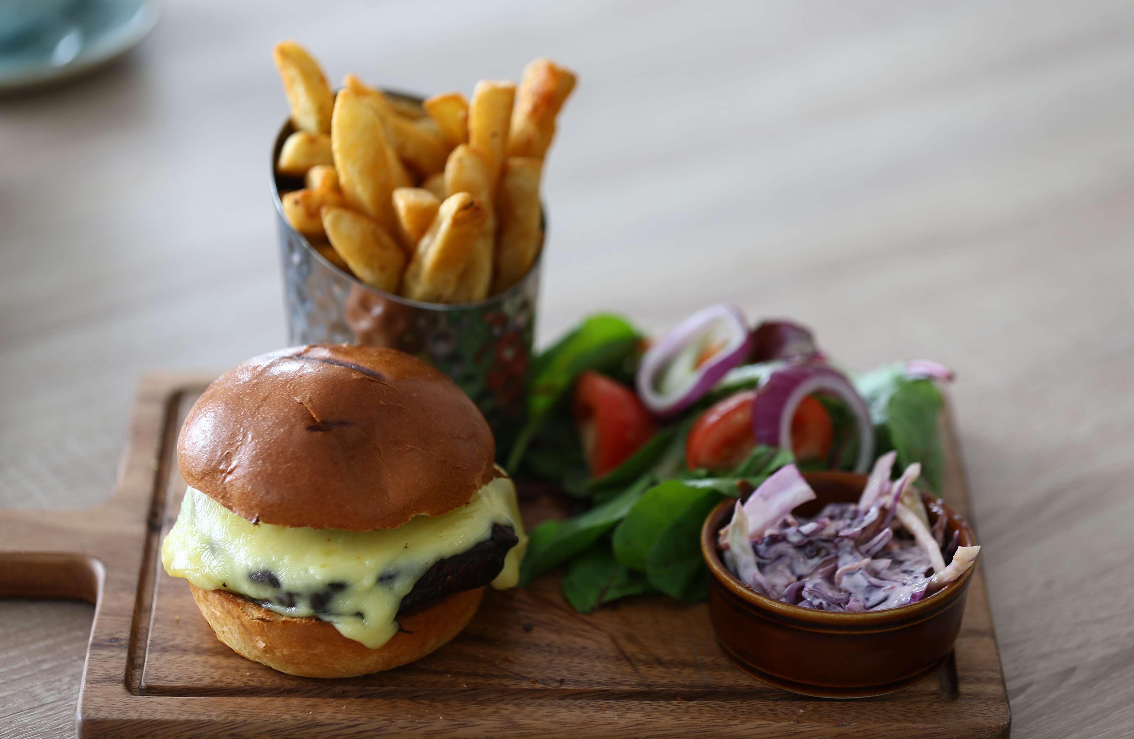 Hampton By Hilton Exeter Airport Hotel Woodbury Екстериор снимка