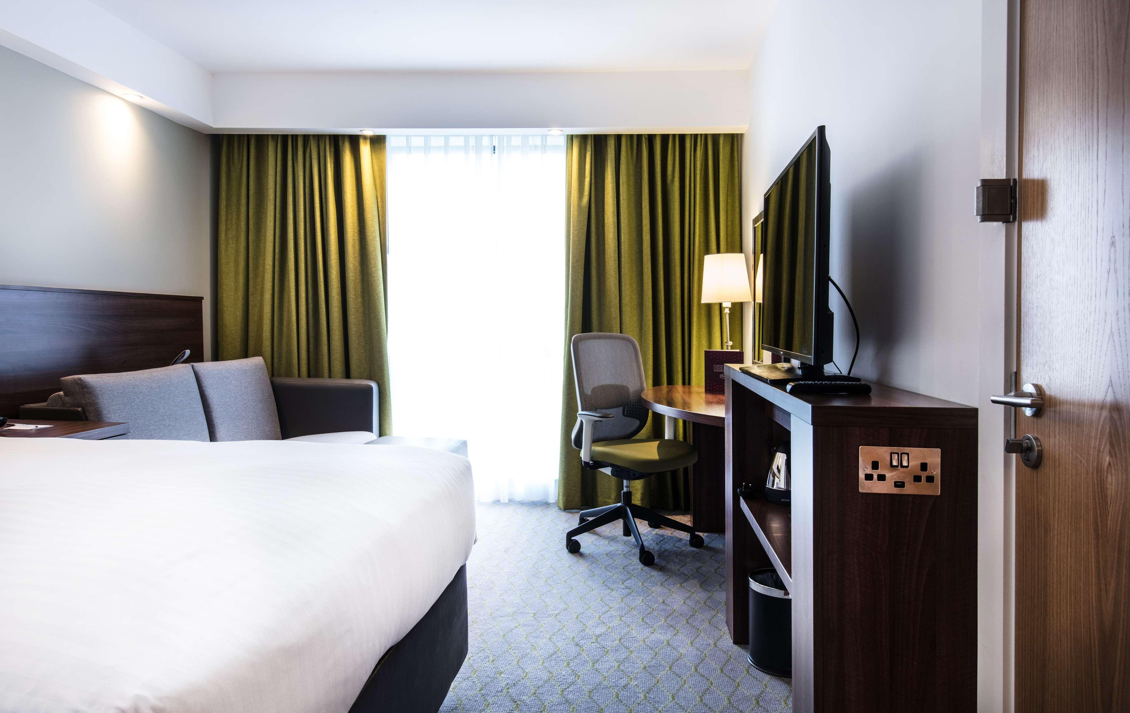 Hampton By Hilton Exeter Airport Hotel Woodbury Екстериор снимка