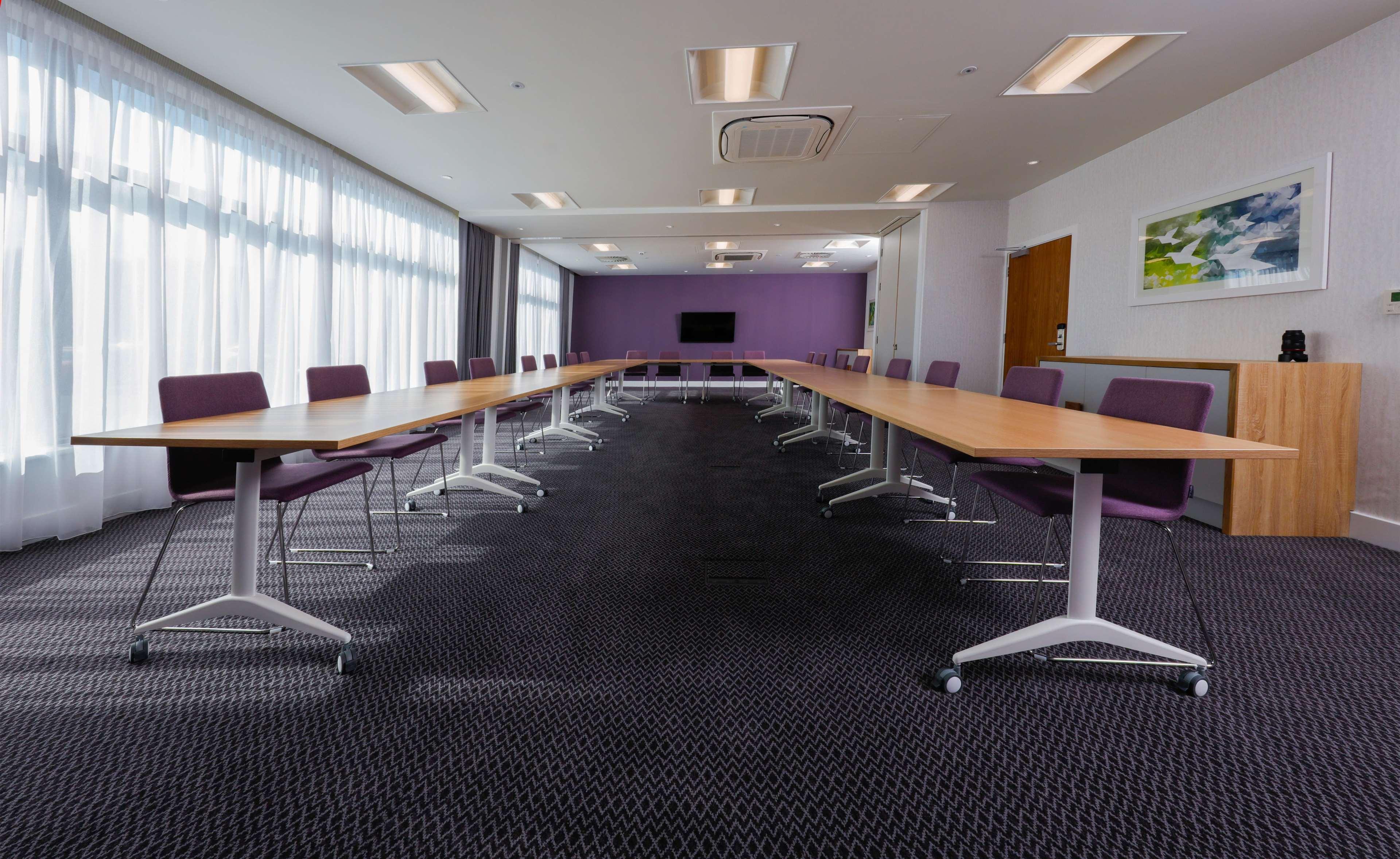Hampton By Hilton Exeter Airport Hotel Woodbury Екстериор снимка