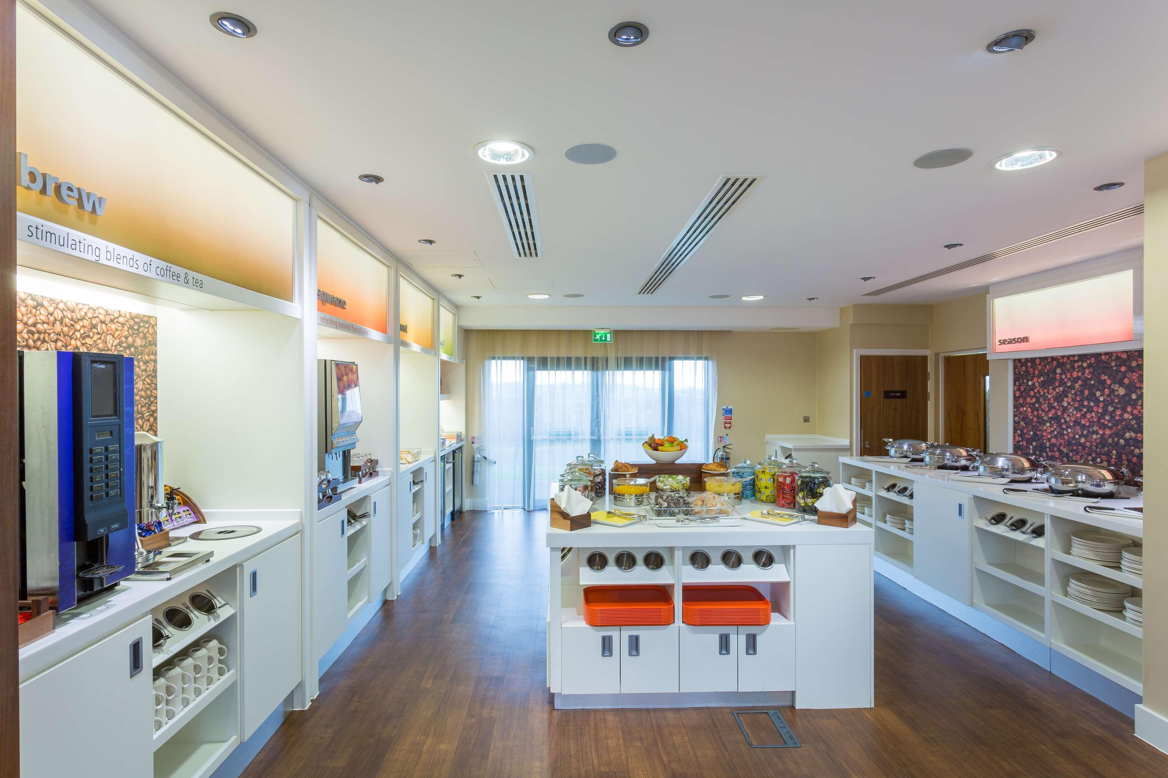 Hampton By Hilton Exeter Airport Hotel Woodbury Екстериор снимка