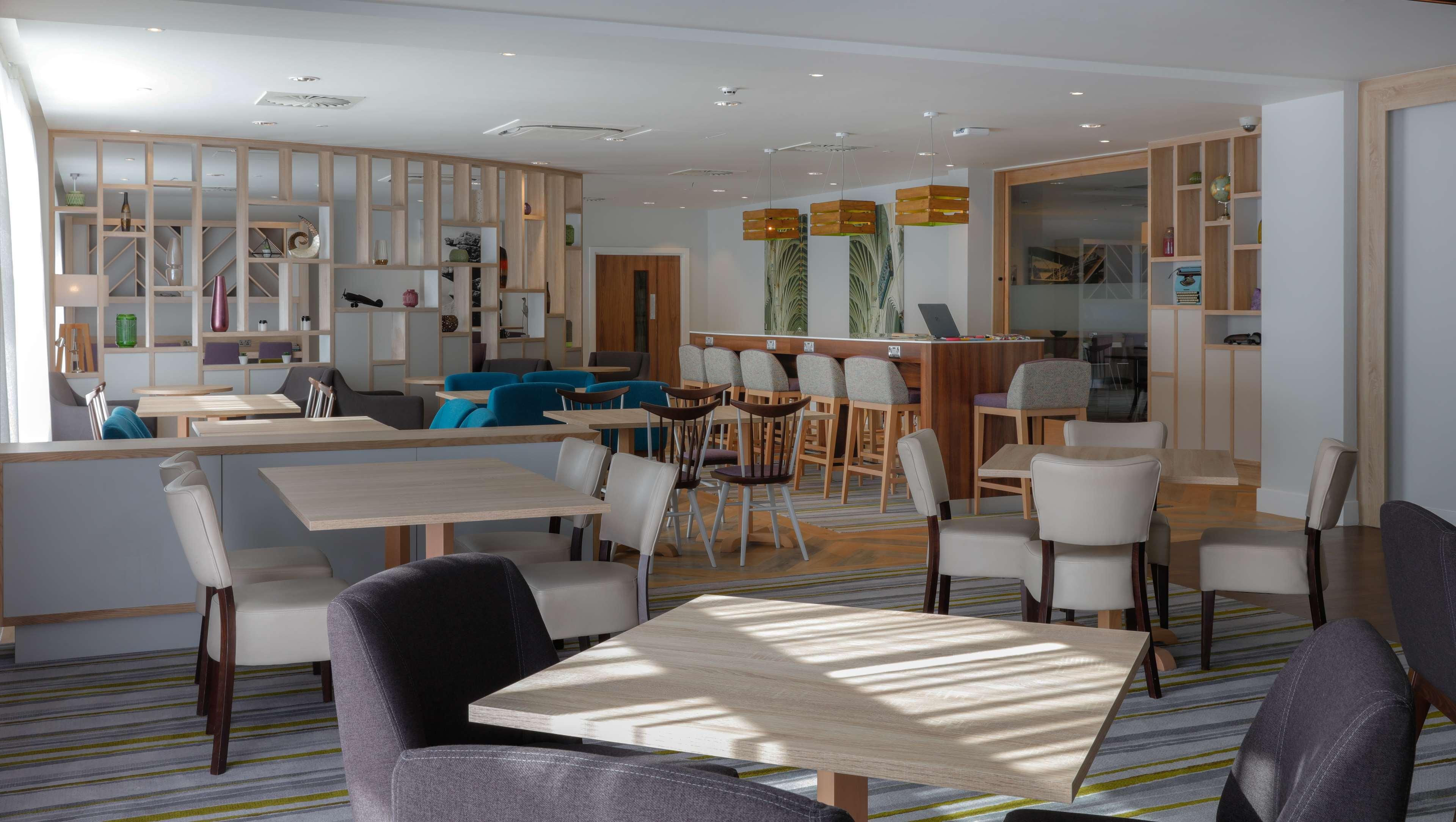 Hampton By Hilton Exeter Airport Hotel Woodbury Екстериор снимка