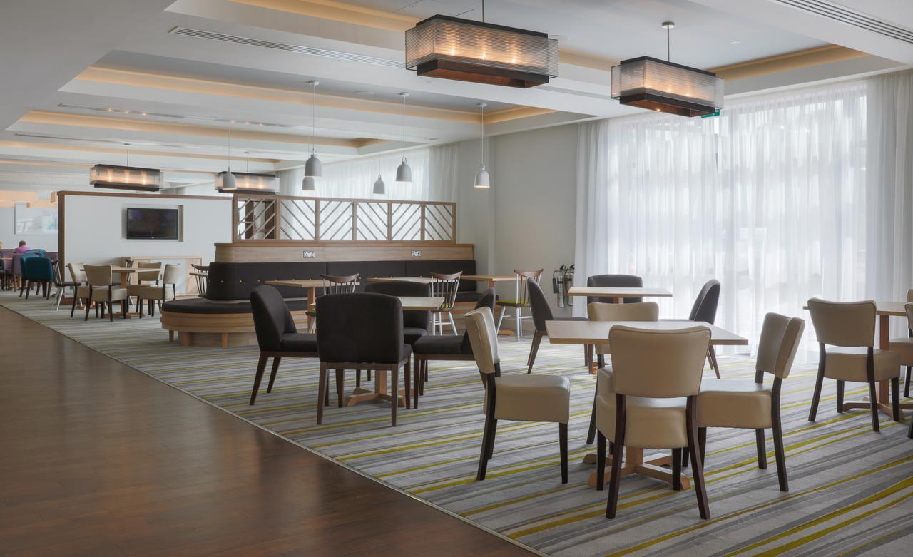 Hampton By Hilton Exeter Airport Hotel Woodbury Екстериор снимка