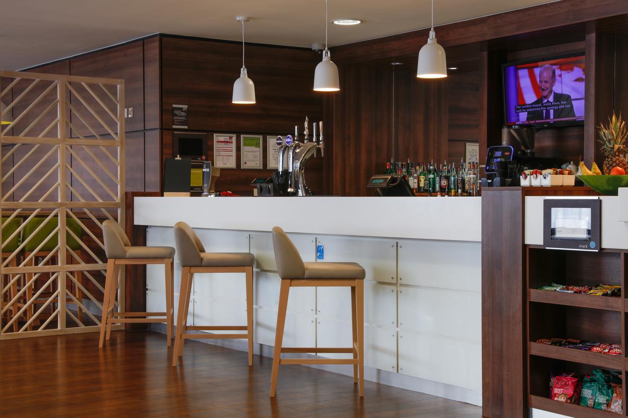 Hampton By Hilton Exeter Airport Hotel Woodbury Екстериор снимка