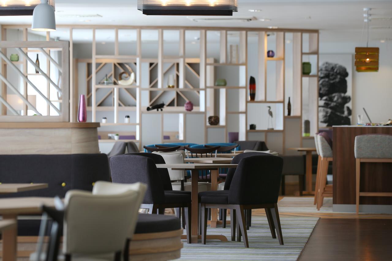 Hampton By Hilton Exeter Airport Hotel Woodbury Екстериор снимка