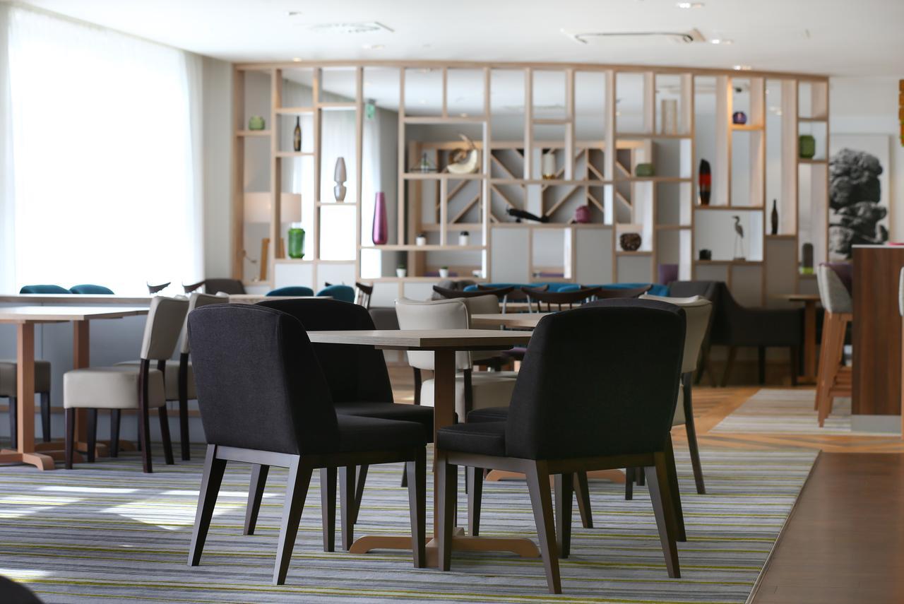 Hampton By Hilton Exeter Airport Hotel Woodbury Екстериор снимка