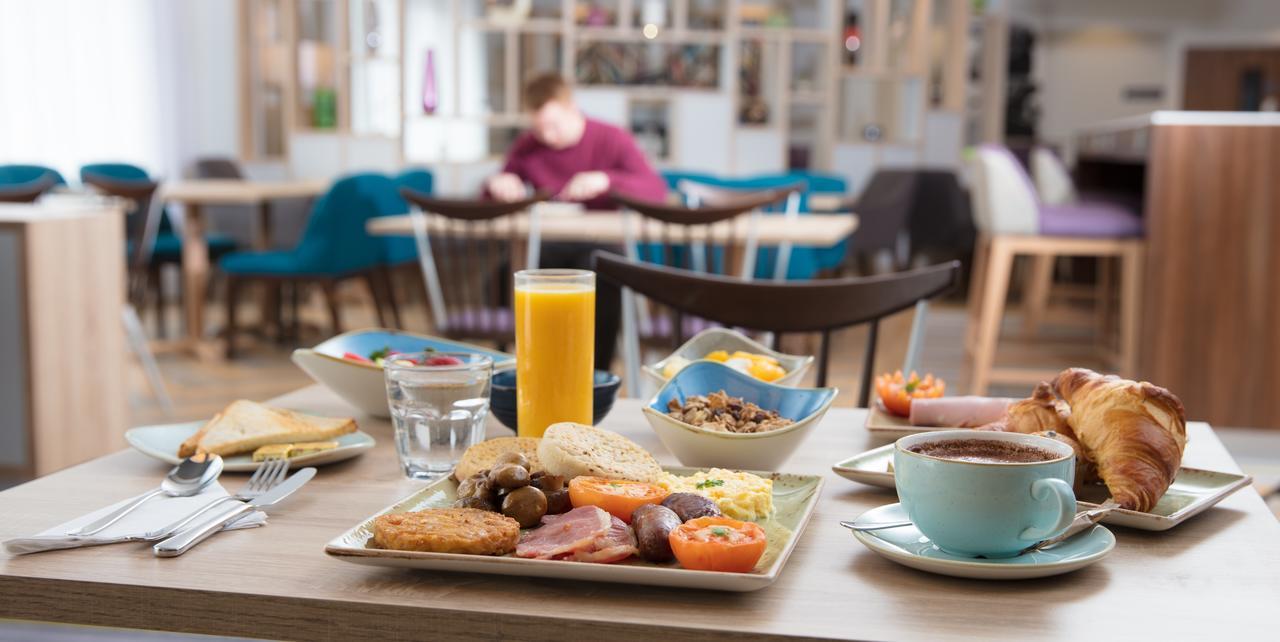 Hampton By Hilton Exeter Airport Hotel Woodbury Екстериор снимка