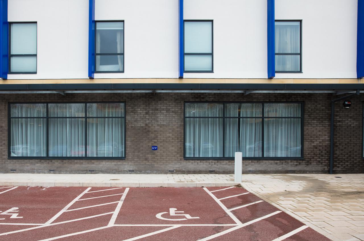 Hampton By Hilton Exeter Airport Hotel Woodbury Екстериор снимка